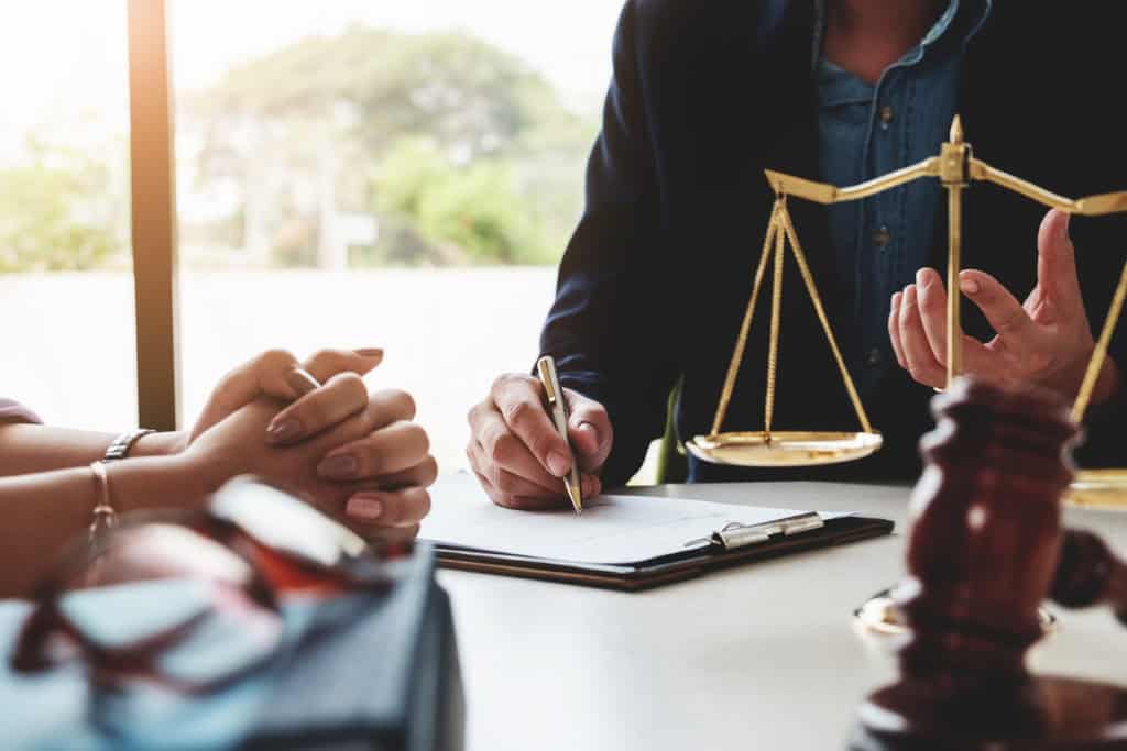 Court Applications vs. Mediation: A Less Stressful Path with EH Mediation Lancashire